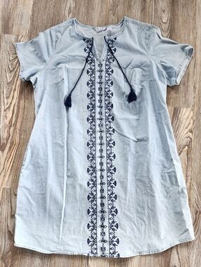 Chambray Embroidered Tunic Shift Dress Womens 1X D&Co Navy Floral Tie Neck Mini